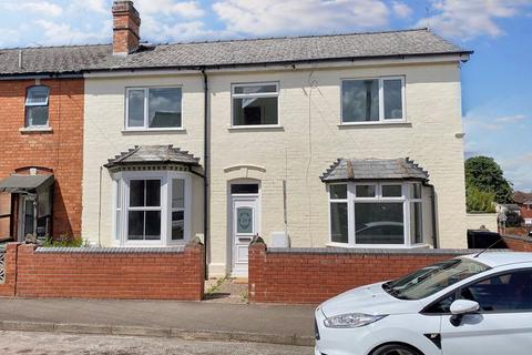 4 bedroom semi-detached house to rent, Upper Howsell Road, Malvern WR14