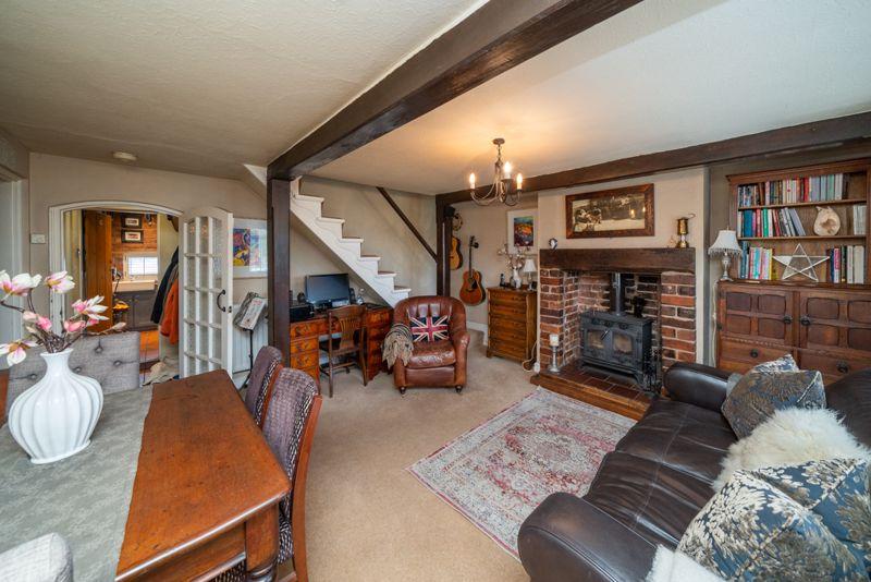 Dining/sitting room