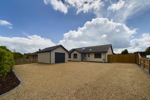 4 bedroom detached bungalow for sale, 4 Mill Hill, Cotton IP14