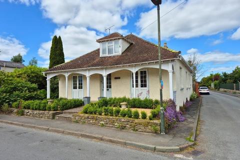 4 bedroom detached bungalow for sale, Kingsland, Leominster, Herefordshire, HR6 9QJ