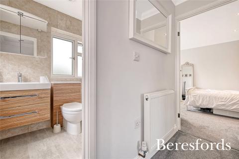 39 Eastham Crescent, Brentwood, CM13 2BU