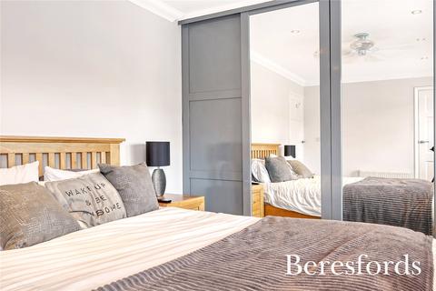 39 Eastham Crescent, Brentwood, CM13 2BU