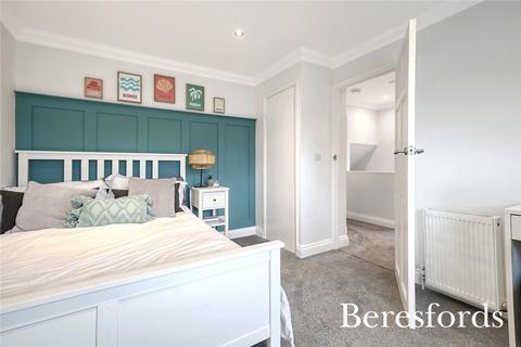 39 Eastham Crescent, Brentwood, CM13 2BU