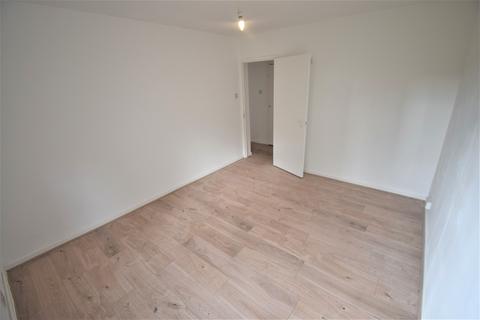 2 bedroom flat to rent, Marsom House, Provost Estate, London, N1