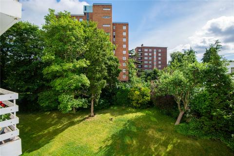 2 bedroom apartment for sale, Lakeside, Eaton Drive, Kingston upon Thames, KT2