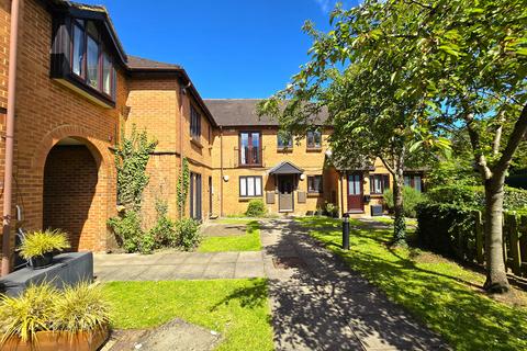 2 bedroom apartment for sale, Plested Court, Aylesbury, HP22