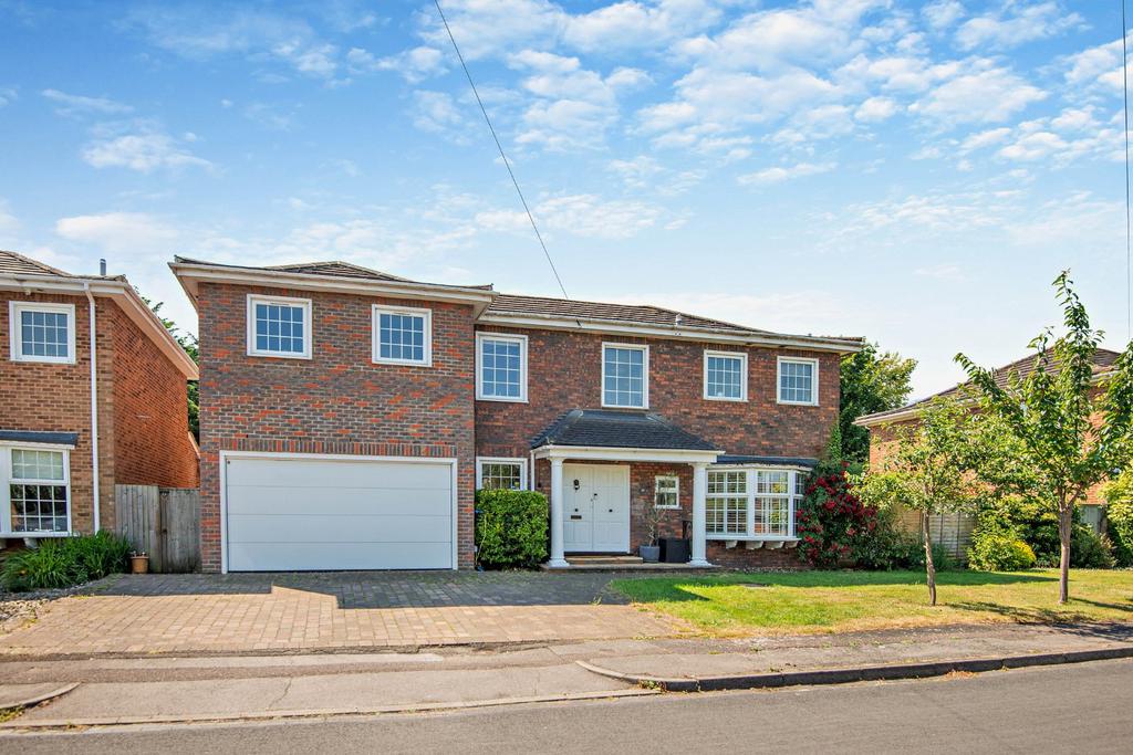 Chiltern Road, Maidenhead, Berkshire 5 bed detached house for sale £