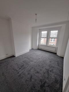 3 bedroom flat to rent, Gateshead NE8