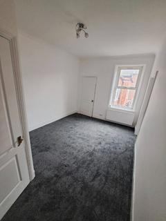 3 bedroom flat to rent, Gateshead NE8