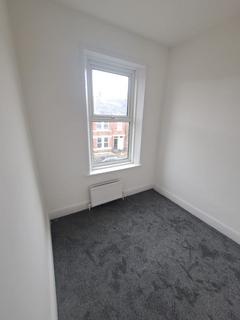 3 bedroom flat to rent, Gateshead NE8