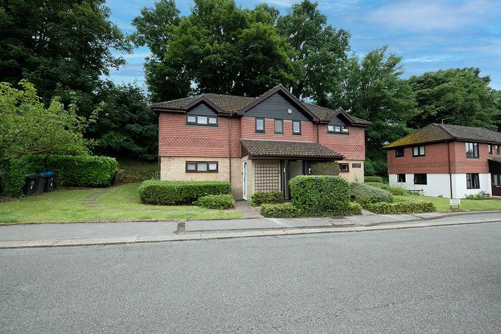 Station Approach, Coulsdon Studio to rent £1,100 pcm (£254 pw)