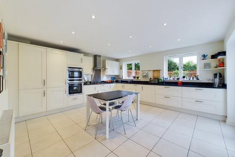 4 bedroom detached house for sale, Mansion Gardens, Potterspury, NN12