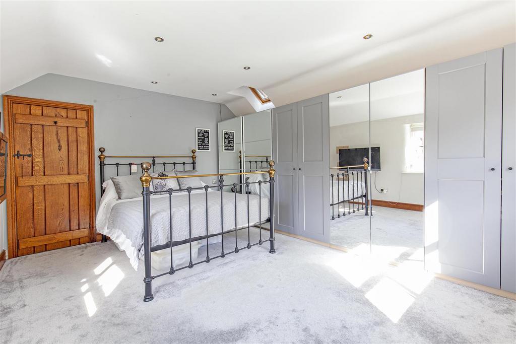 Bedroom 3-2.jpg