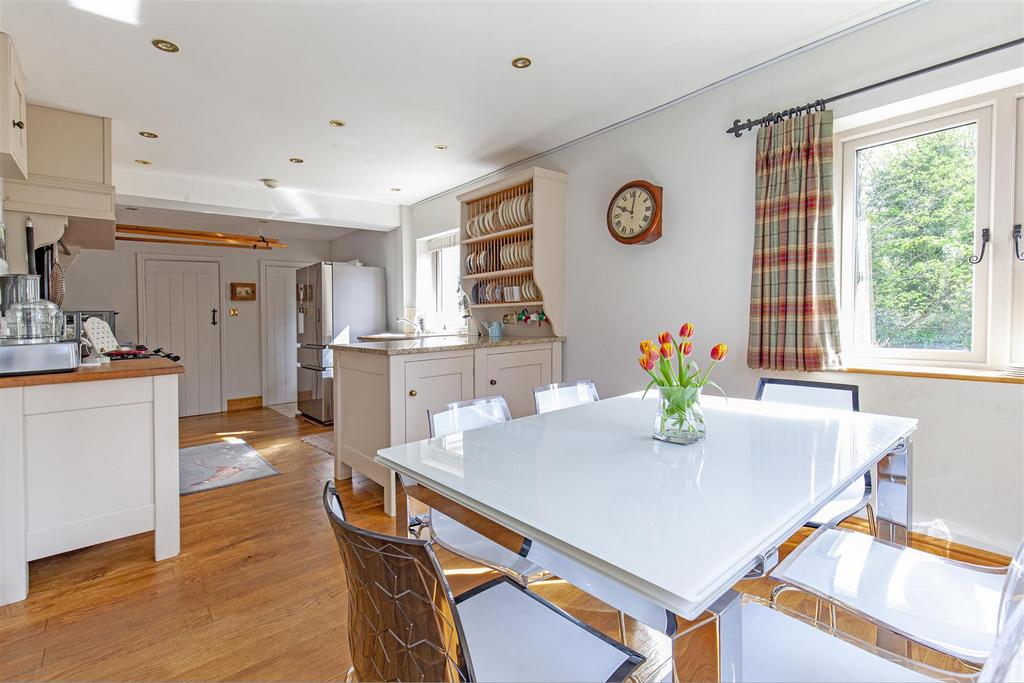 Kitchen-4.jpg