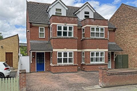 2 Barnack Road, Stamford, PE9 2NA