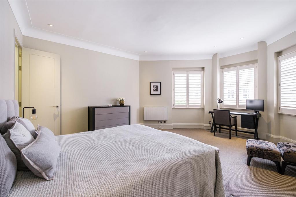 14-18-E-SLOANE-COURT-EAST-17.jpg