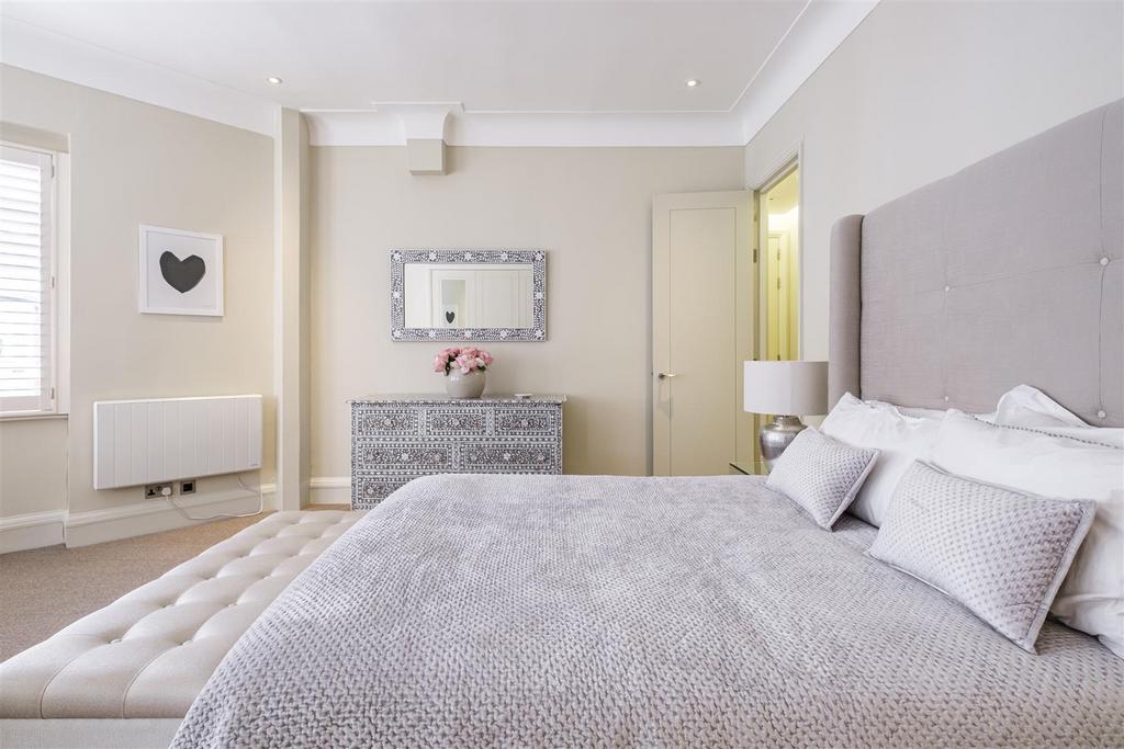 14-18-E-SLOANE-COURT-EAST-24.jpg