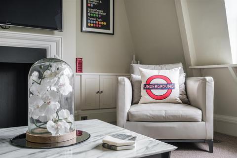 2 bedroom apartment to rent, Sloane Court East, Chelsea, SW3
