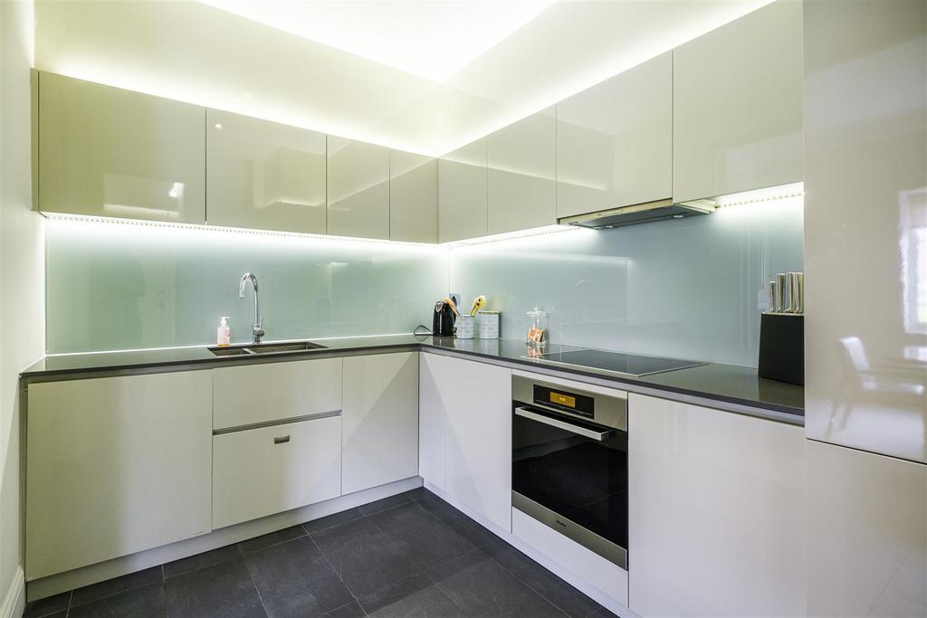 14-18-E-SLOANE-COURT-EAST-9.jpg