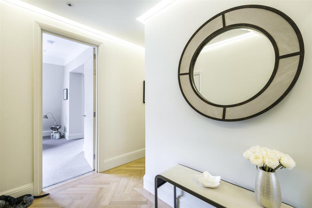 14-18-E-SLOANE-COURT-EAST-10.jpg
