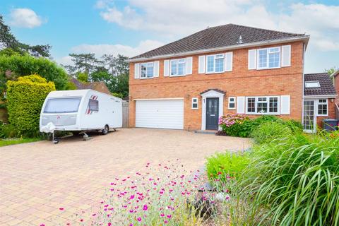 4 bedroom detached house for sale, Beverley Close, Basingstoke RG22