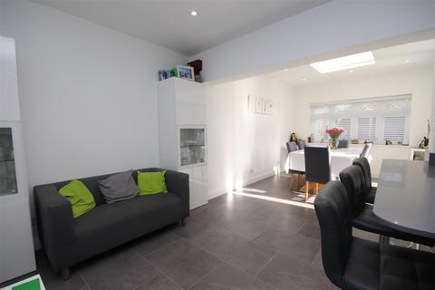 9 North Road, Dartford, DA1 3NA