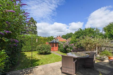 27 Bull Meadow Lane, Wombourne, Wolverhampton, WV5 9DE
