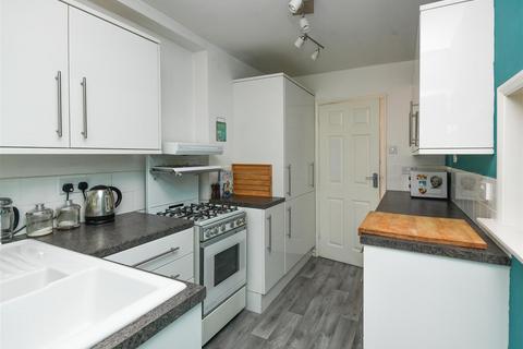 27 Bull Meadow Lane, Wombourne, Wolverhampton, WV5 9DE