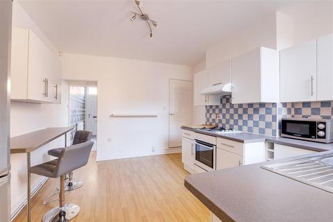2 bedroom end of terrace house to rent, Trent Road, Sneinton NG2
