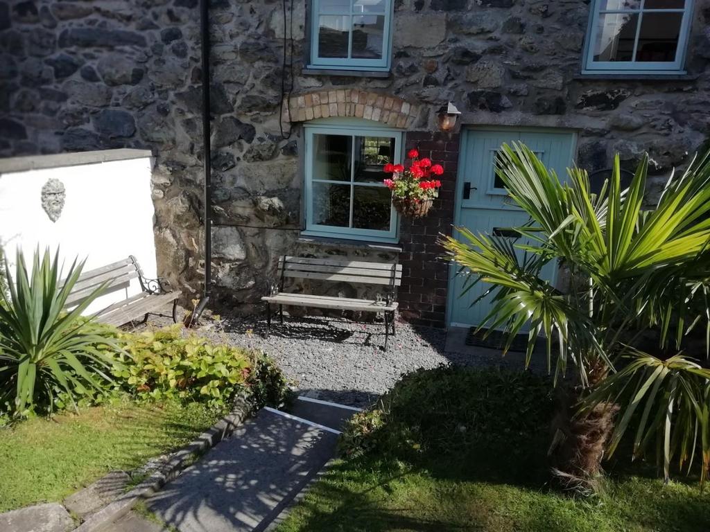 Llanuwchllyn 2 bed house for sale £175,000