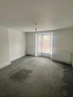 2 bedroom flat to rent, Croft Road, Crowborough