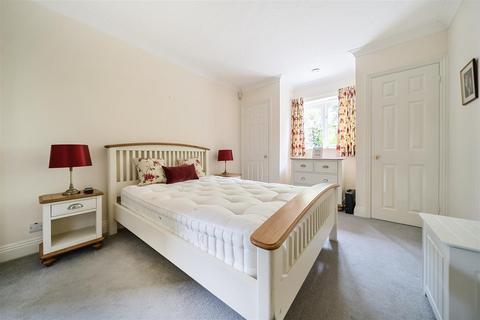 3 Cherrylands Close, Fernhurst, Haslemere, GU27 3PH
