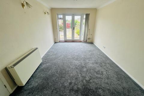 2 bedroom bungalow for sale, Kipling Walk, Eastbourne BN23