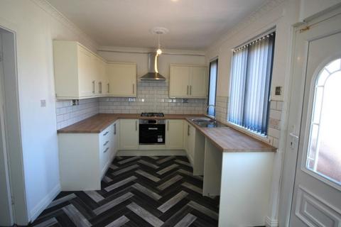 3 bedroom semi-detached house to rent, Haydon Square