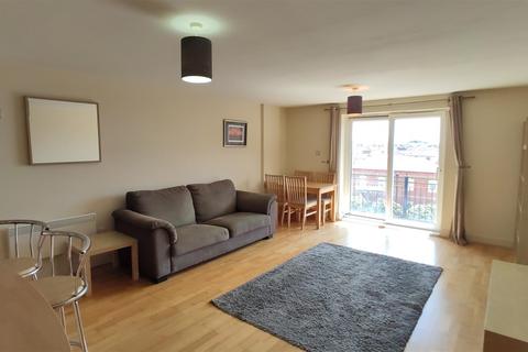2 bedroom apartment to rent, BRECON HOUSE, THE CANALSIDE, PO1 3BP