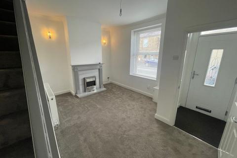 3 bedroom terraced house to rent, Burnley Road, Accrington
