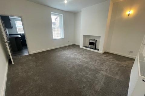 3 bedroom terraced house to rent, Burnley Road, Accrington