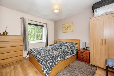 1 bedroom flat for sale, Windermere Avenue, Purfleet