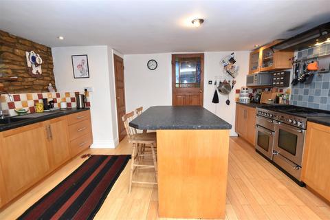 2 bedroom terraced house for sale, Market Place, South Cave, Brough