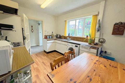 120 Ashbourne Road, Leek, ST13 5BA