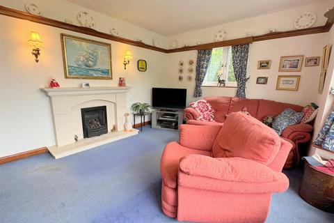 120 Ashbourne Road, Leek, ST13 5BA