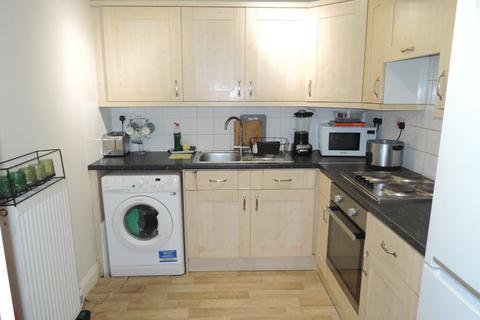 2 bedroom flat to rent, LEXDEN