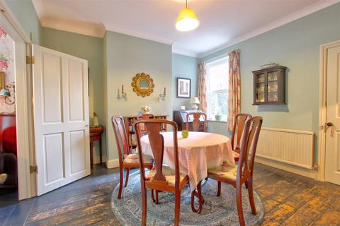 4 bedroom terraced house for sale, Romsey Town Centre, Hampshire