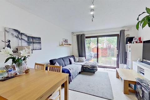 118a Rectory Lane, London, SW17 9PX