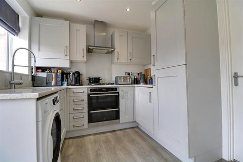 49 Barn Field Way, Alsager, Stoke-on-trent, ST7 2GZ