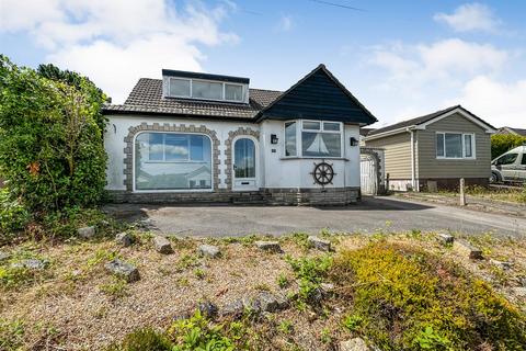 4 bedroom chalet for sale, Corbiere Avenue, Poole BH12