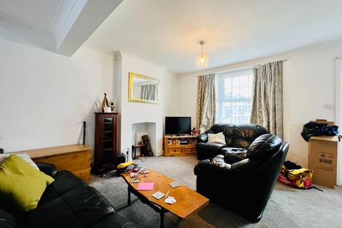 2 bedroom end of terrace house for sale, Glover Road, Willesborough