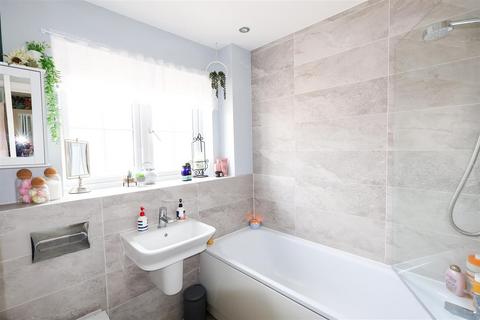 24 Edgar Drive, Thirsk, YO7 1TY