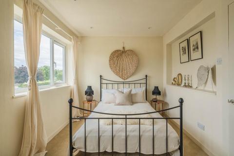 83 Bryant Gardens, Clevedon, BS21 5HG