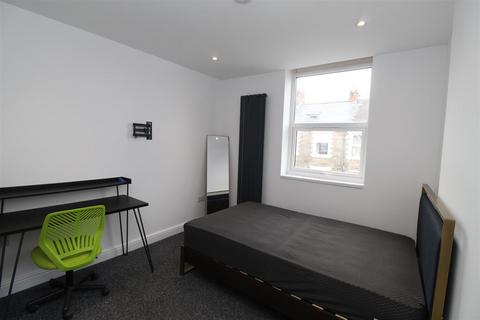 5 bedroom private hall to rent, Daniel Street, Cardiff CF24